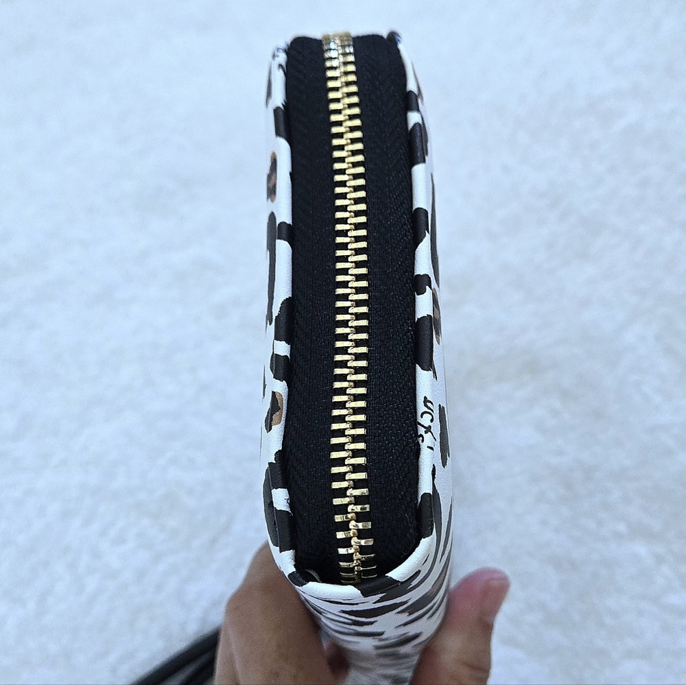 Betsey Johnson Leopard🐆 Hearts❤️ XO Zip Around Wristlet - NWT - Picture 5 of 15